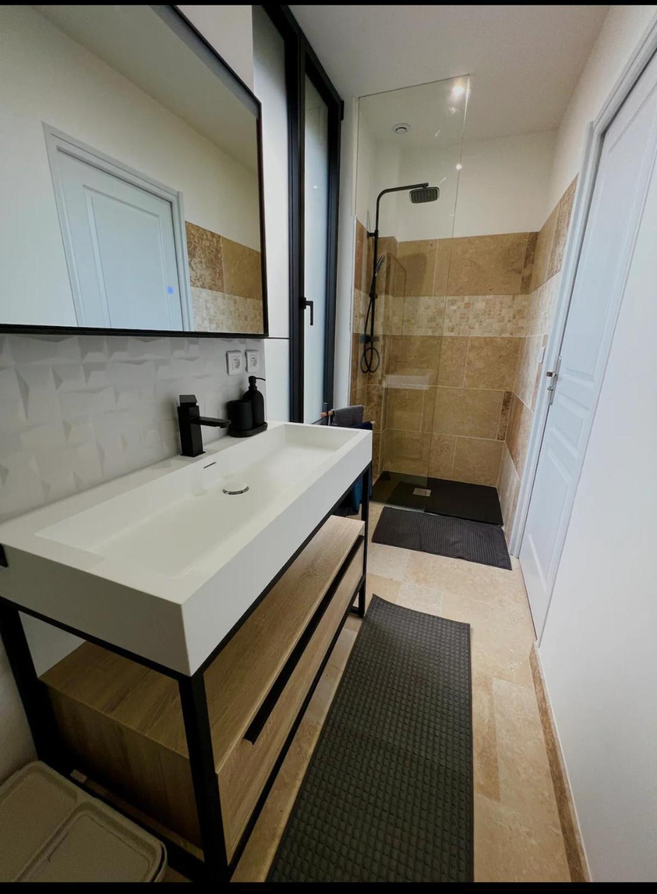La Maison Du Faubourg Jacuzzi Vitry-le-François Exteriör bild